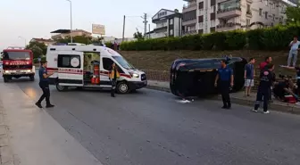 Sinop’ta Otomobilin Kaldırıma Çarpması Sonucu Yaralı Var