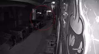 İzmir’de gazete binasına silahlı saldırı kamerada