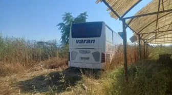 Manisa’da Yolcu Otobüsü Yoldan Çıktı, 3 Yaralı