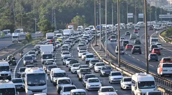 İstanbul’da pazar sabahı yoğun trafik! Birkaç dakikalık yol 40 dakikayı aştı