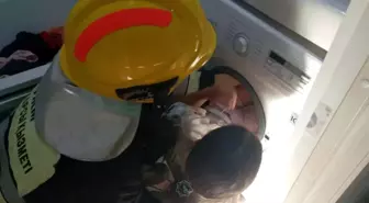 Kazakistan’da Çocuk Çamaşır Makinesine Sıkıştı