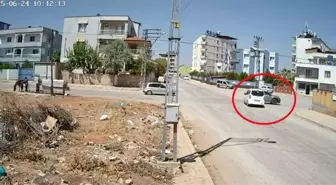 Hatay’da Sağdan Sollama Kazası: İki Sürücü Hafif Yaralandı