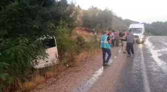 Boyabat’ta İşçileri Taşıyan Servis Otobüsü Kaza Yaptı: 6 Yaralı