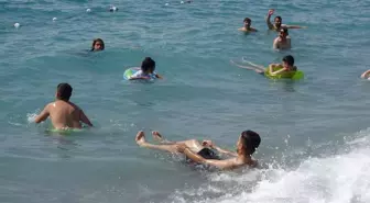 Türkiye’de ilk ve tek! Dermatologların önerdiği plaj doldu taştı