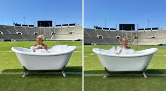 Ünlü kadın sporcu, futbol sahasına küvet koyup çıplak poz verdi