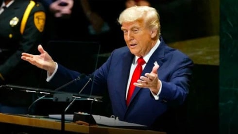 BM’de prompteri bozulan Trump’ın zor anları