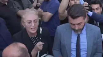 CHP kongresinde olay! "Kongreyi yapamazsınız" diyen kadın bakın kim çıktı